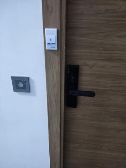 Superbe Appartement Avec Parking Gratuit Et Garde Дакар Екстер'єр фото