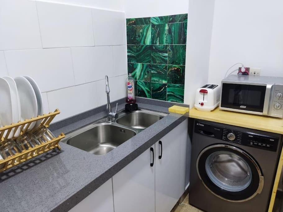 Superbe Appartement Avec Parking Gratuit Et Garde Дакар Екстер'єр фото